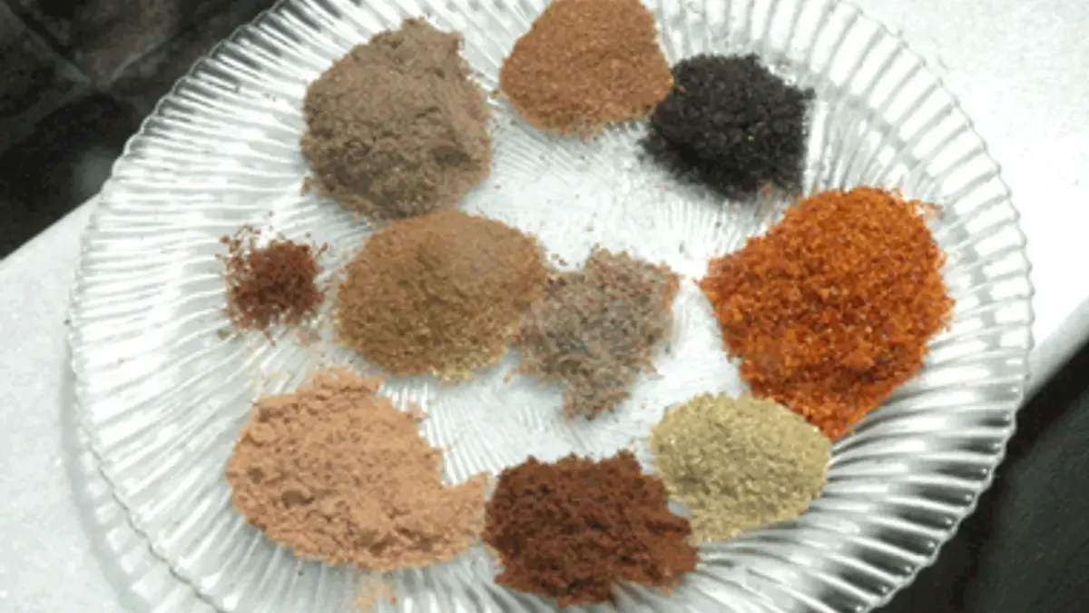 عکس مرتبط با آبریزش بینی — آبریزش بینی در طب سنتی؛ علت، گیاه و دمنوش خانگی