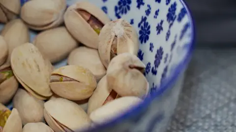 عکس مرتبط با آفت دهان — آفت دهان در طب سنتی؛ علت، گیاه و دمنوش خانگی