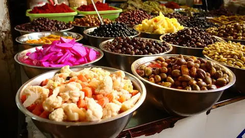 عکس مرتبط با سرماخوردگی — سرماخوردگی در طب سنتی؛ علت، گیاه و دمنوش خانگی